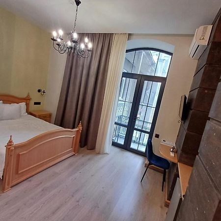 Old Avenue Hotel Гюмри Екстериор снимка