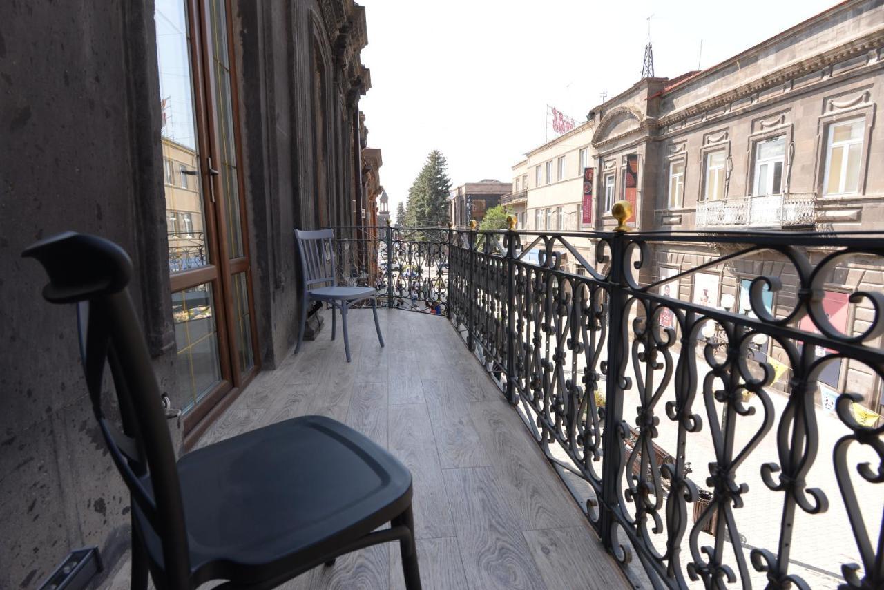 Old Avenue Hotel Гюмри Екстериор снимка